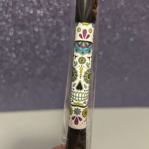 Sugar Skull Scented Gel Pen - Picture 3 of 3